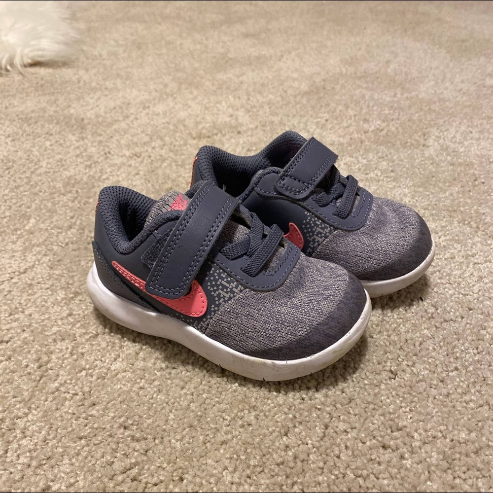 Toddler girl Nike’s